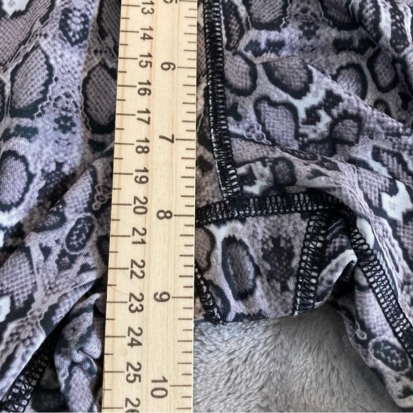 90 Degree Python Snake Print Activewear Knee Length Running Capri Size XS - Picture 6 of 7